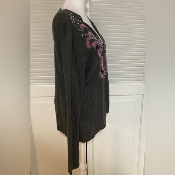 NWT Reba Lightweight Embroidered With Beads Gray & Pink/Purple Zip-up Cardigan - Picture 4 of 12